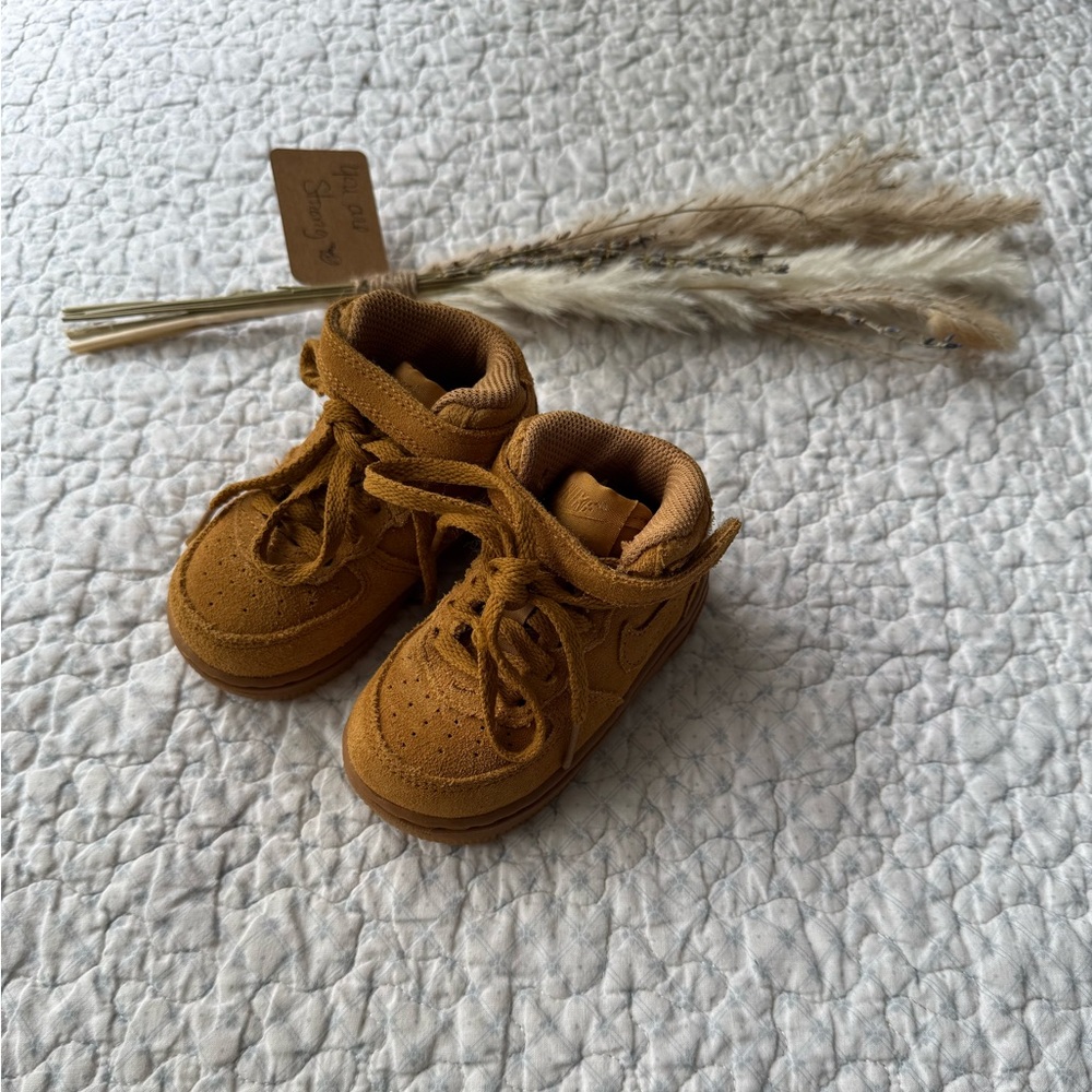 Nike Toddler Tan Sneakers